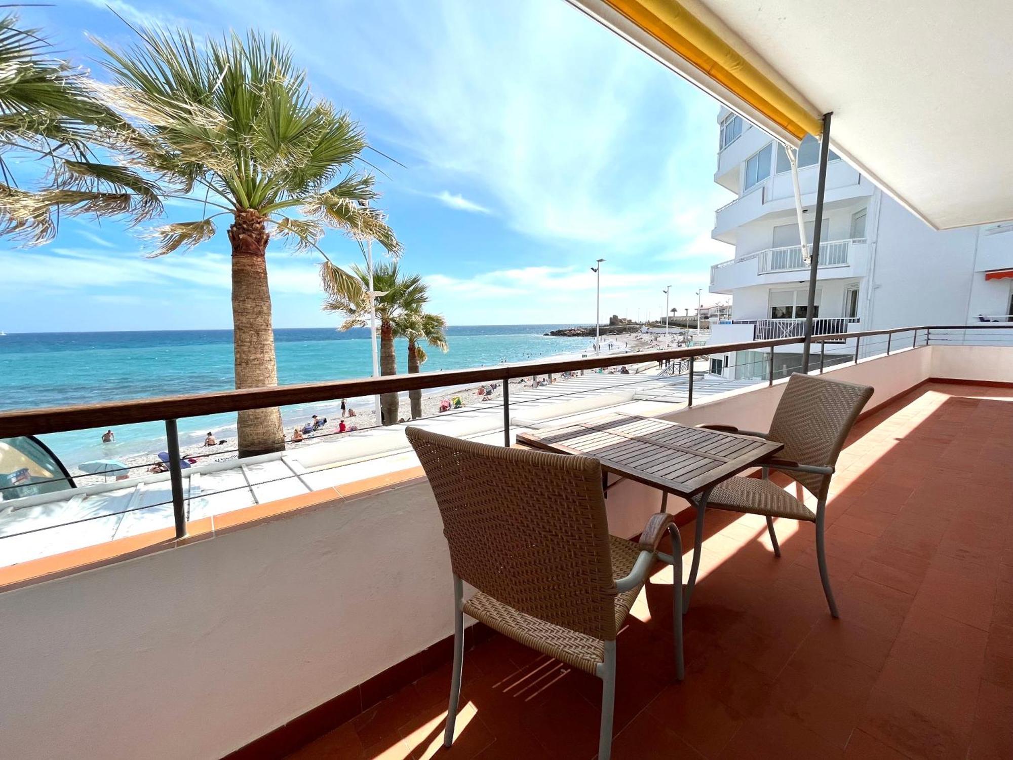 Apartamentos Playa Torrecilla Nerja Exterior photo