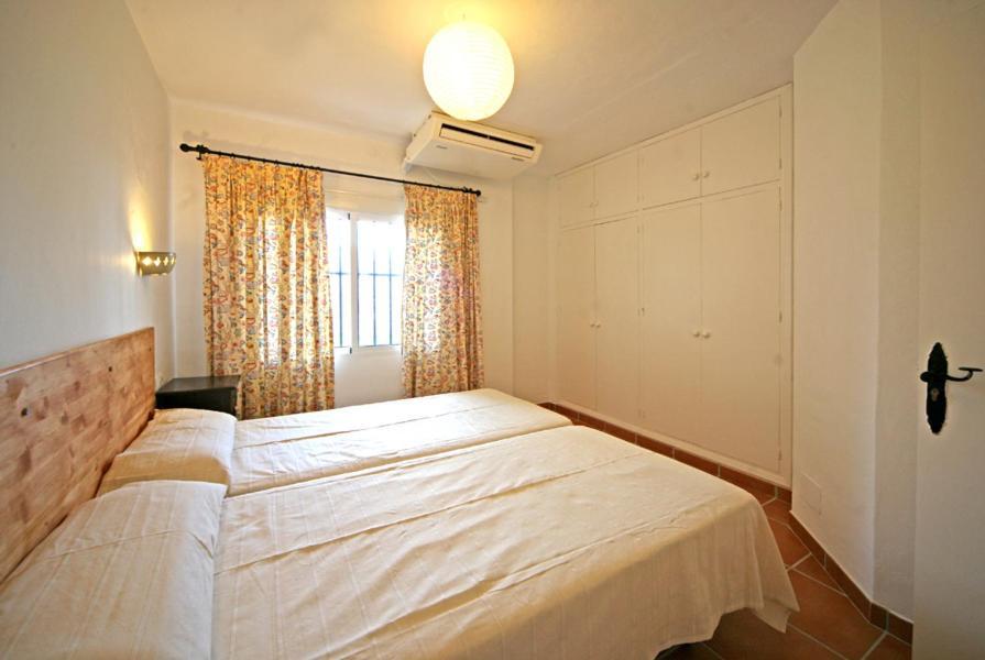 Apartamentos Playa Torrecilla Nerja Room photo