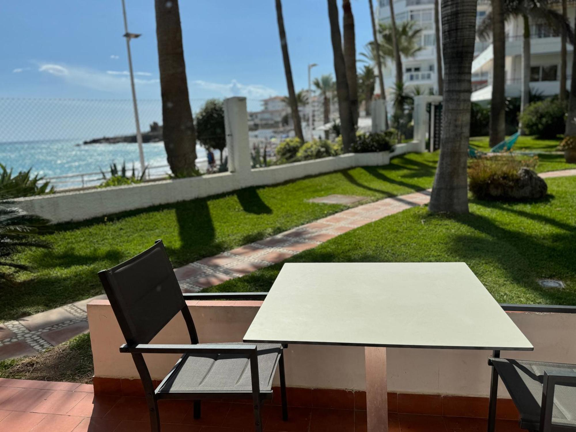 Apartamentos Playa Torrecilla Nerja Exterior photo
